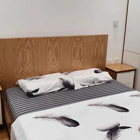 Aliko's Peaceful House, Close To Bus Terminal