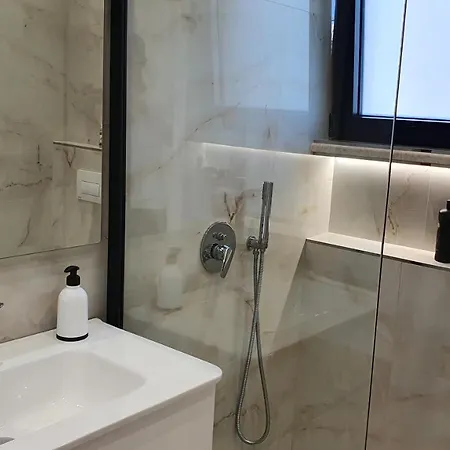 Aliko's Peaceful House, Close To Bus Terminal Holiday home