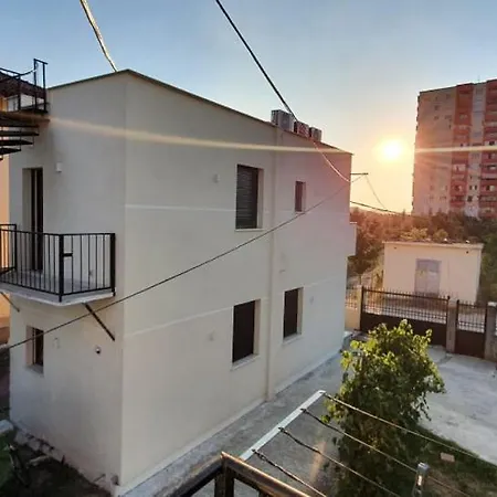 Aliko's Peaceful House, Close To Bus Terminal *