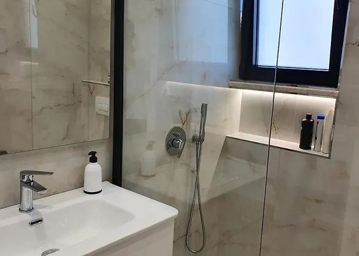 Aliko's Peaceful House, Close To Bus Terminal Holiday home